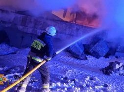 Масштабный пожар в Днепре: загорелся склад с антисептиком