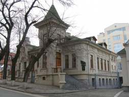 Приватбанк продает резиденцию Брежнева в Днепре