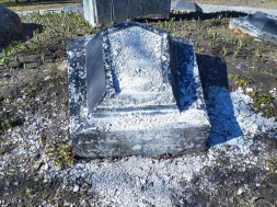 В Чернигове разрушили плиту на могиле красноармейцев-щорсовцев