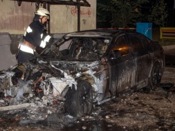 В Днепре за ночь сгорело три машины