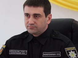Суд отправил под домашний арест полицейских, незаконно задержавших экс-начальника ГУНП в Запорожской области Золотоношу