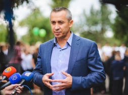 Мэр Днепра Филатов уступает лидеру “Громадська сила” Краснову – опрос