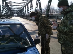На кордоні з РФ виявили українку з високою температурою