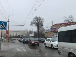 Массовое увольнение маршрутчиков в Запорожье. Народ некому возить
