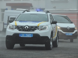 Полісмени Полтавщини отримали вісім нових службових автівок