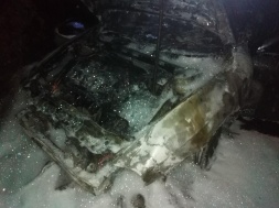 Вчора у Запоріжжі згорів елітний автомобіль