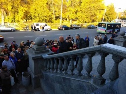 Підприємці Полтави мітингували під час засідання постійної комісії міської ради