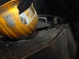 На шахті "Жовтнева" 21 шахтар продовжує перебувати під землею