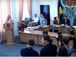 У Полтаві розпустили міськвиконком та звільнили трьох заступників міського голови