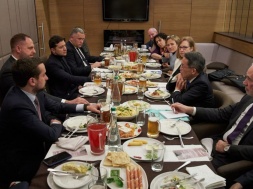 Зеленський відвідав Полтавщину: посли G7 та ЄС поїхали за ним, аби обговорити відставку Кабміну