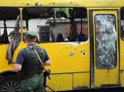 Херсон. Украинские вояки расстреляли автобус с мирными, которые эвакуировались в Украину!