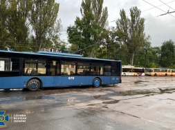 У Кривому Розі комунальники брали участь у шахрайській схемі з закупувілі автобусів та тролейбусів