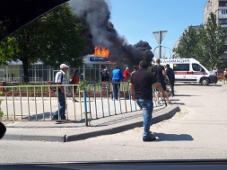 В Днепре на Слобожанском горел автосалон «Lada»
