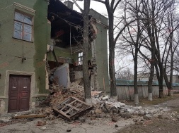 В Бердянске обрушилось здание бывшего завода-гиганта «Азовкабель»