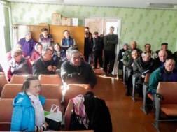 Жителі села на Кобеляччині виступають проти сусідства зі складом гербіцидів