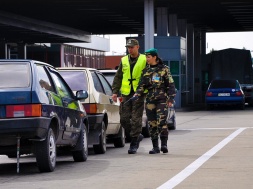 Украинские пограничники задержали и отправили на повторную медкомиссию первого «белобилетника»