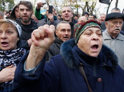 Мешканці Енергодару вийшли на акції протесту через громадську вбиральню
