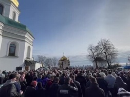 В Киеве православных верующих пускали на последнюю молитву в Киево-Печерскую Лавру исключительно по паспортам