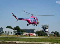 В Запорожский тренировочный вертолётный центр приезжают на обучение пилоты со всего мира