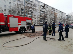 Через пожежу на теплотрасі у Запоріжжі евакуювали школярів