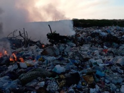 На Дніпропетровщині горить полігон побутових відходів