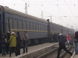 Укрзализныця запрещает слушать пассажирам поездов русские песни