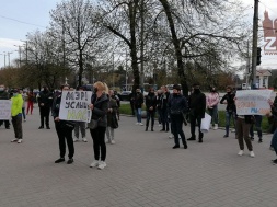 В Запорожье рыночники вышли с акцией протеста под стены мэрии