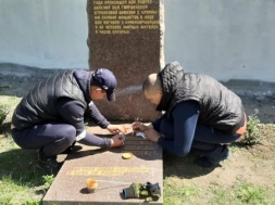 На Днепропетровщине восстанавливают памятники героям Второй Мировой войны