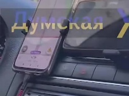 В Одессе пассажирка такси нажаловалась на водителя за просмотр российских сериалов, и его уволили