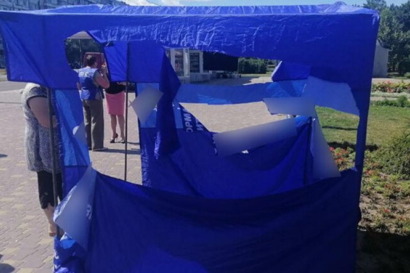 Подозреваемым в повреждении агитационных палаток в Запорожье избрали меру пресечения