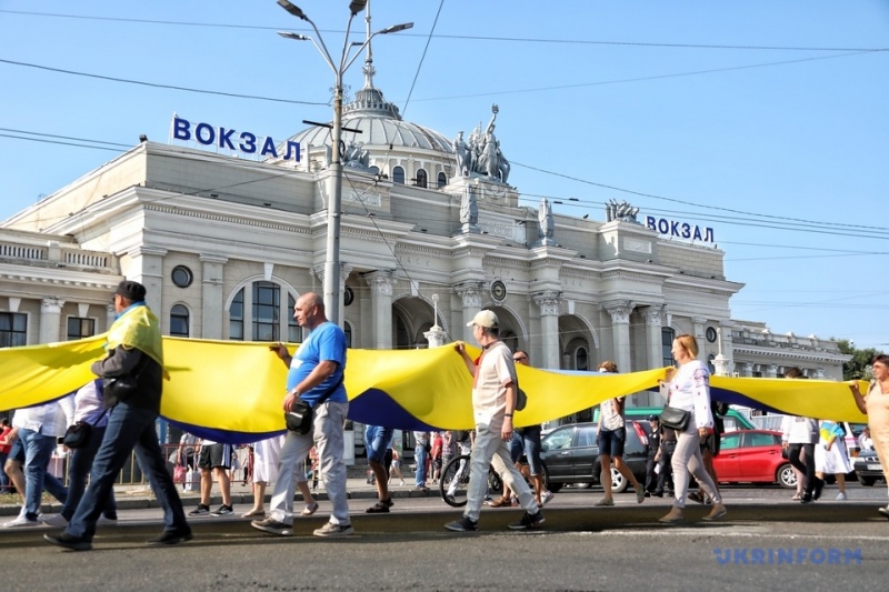 Одесса упорно игнорит заукраинские марши