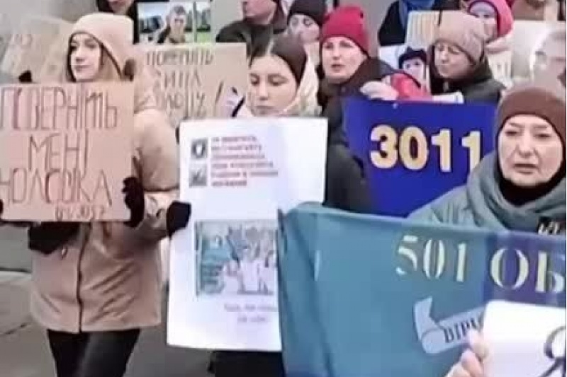 Украину снова накрыла волна протестов с требованием вернуть домой пленных ВСУшников