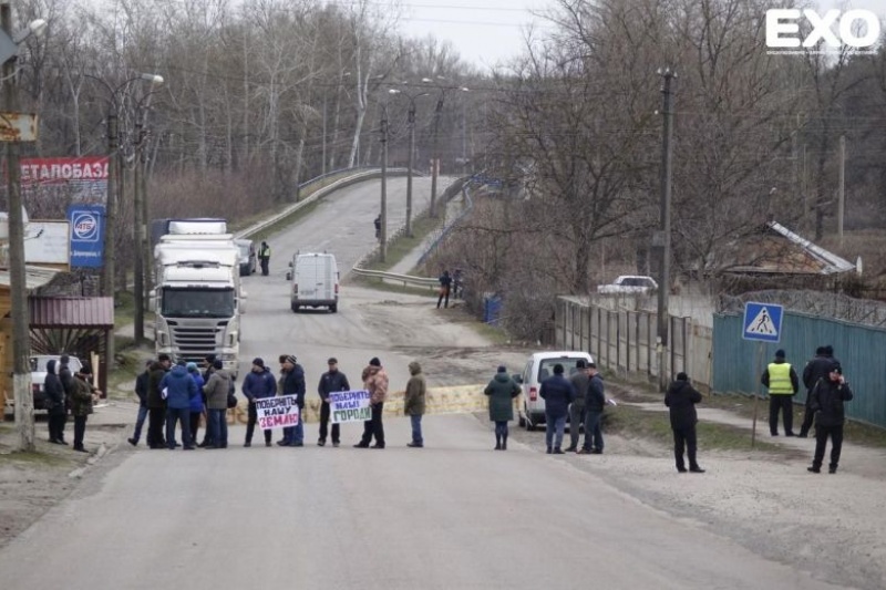 Дорога Н-31 у Кобеляках перекрита протестувальниками