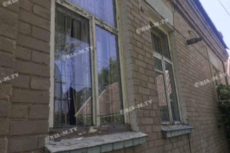 В здании горкома мелитопольских коммунистов ночью разбили окна