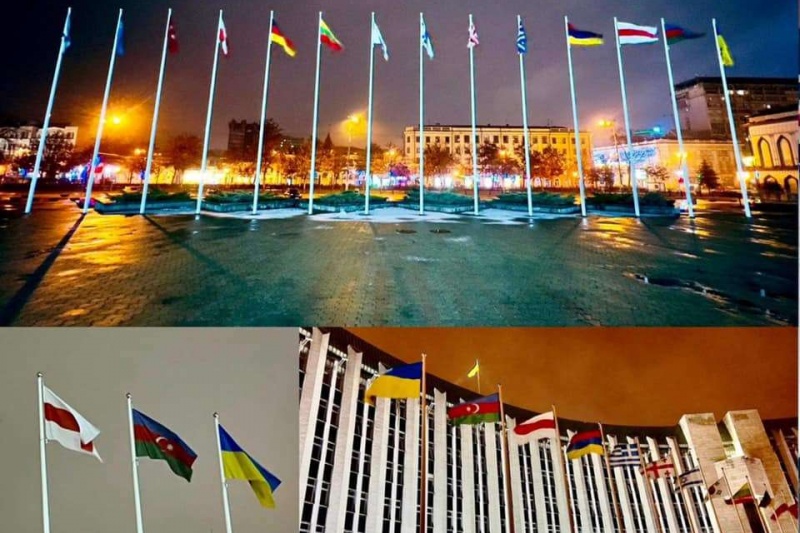 Борис Филатов объяснил, почему возле мэрии Днепра заменили флаг Беларуси