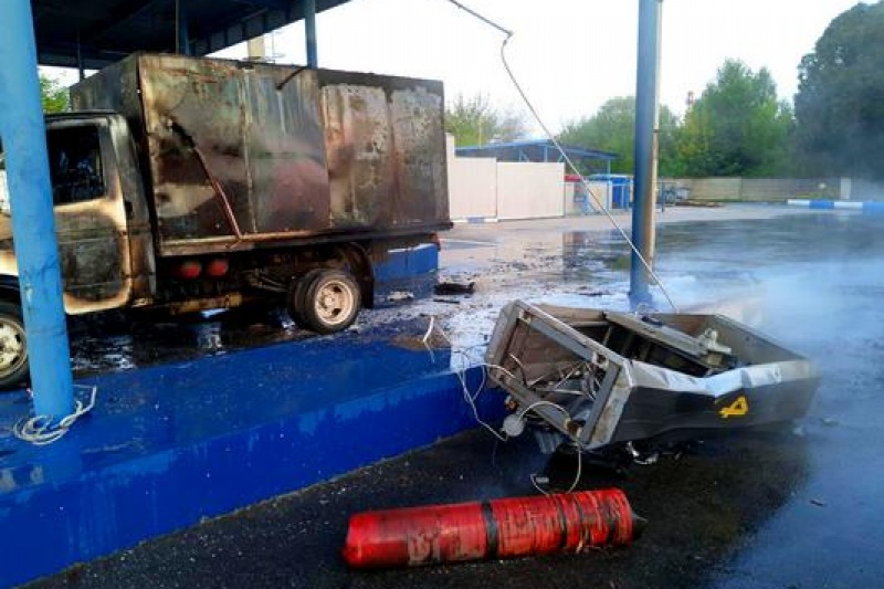 В Запорожье на АЗС произошел мощный взрыв: обгорел клиент заправки