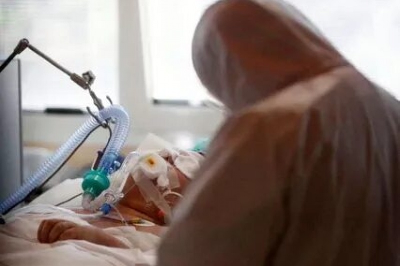 Повернувся з Єгипту: у Дніпрі в інфекційній лікарні чоловік загинув від пневмонії