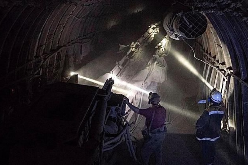 Дніпропетровщина: У шахті стався спалах метану, є потерпілі