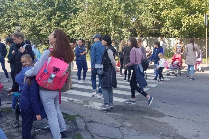 В Запорожье жители перекрыли движение по ул. Юности