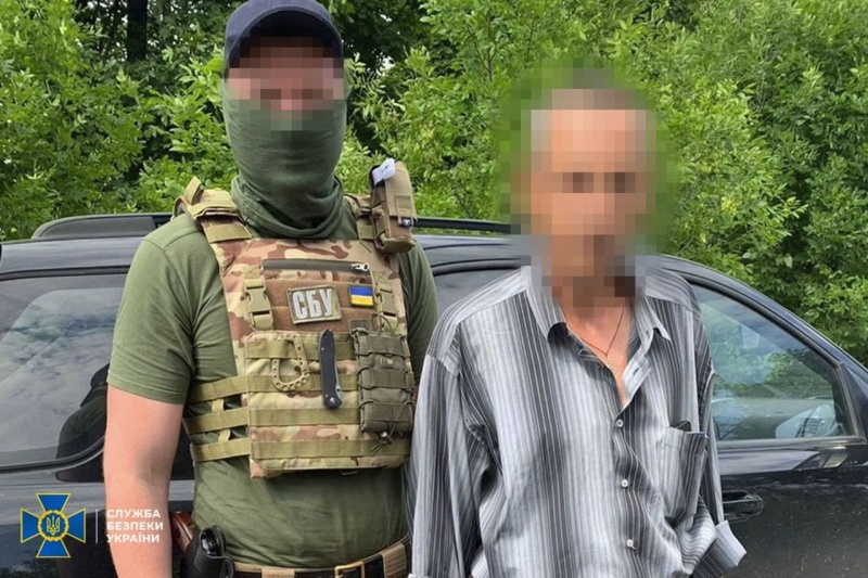 В Киеве СБУ арестовало за пророссийскую позицию бывшего учителя лицея
