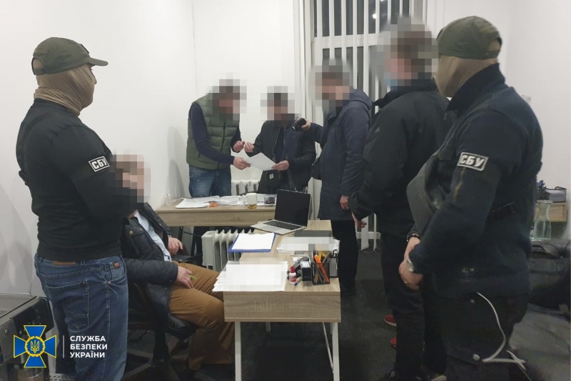 Ділки з Дніпра «зливали» учасникам кримінальних проваджень інформацію про заплановані слідчі дії, – СБУ