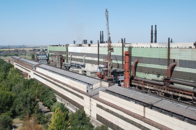 Склад ферросплавного завода Коломойского и Пинчука затоварен готовой продукцией