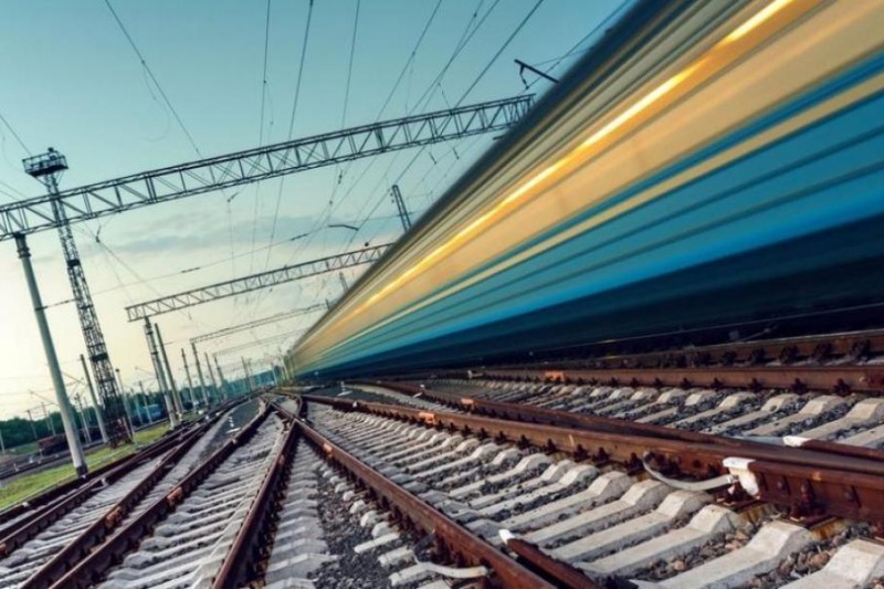 У Полтавській облдержадміністрації застерігають: приміські залізничні перевезення можуть зупинитися