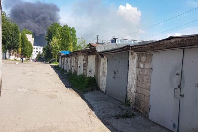 Пожар на территории завода «Днепропресс» жителям Днепра придется закрыть окна