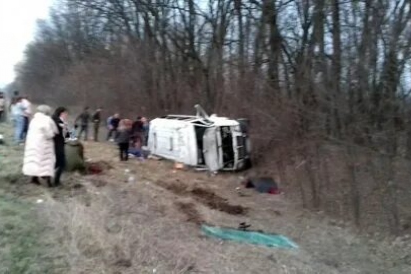 «Jeep» з п’яним водієм перекинув пасажирський автобус. Двоє людей загинули, 11 – травмовані