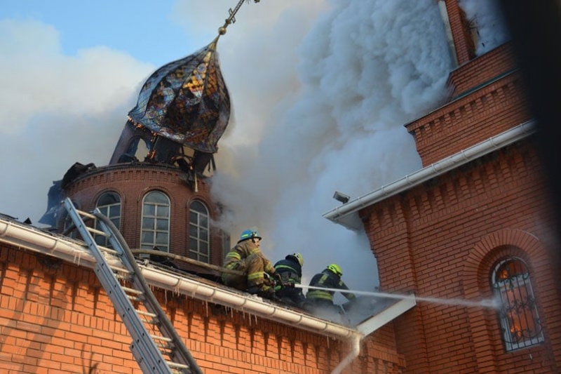На Крещение под Днепром сгорел православный храм