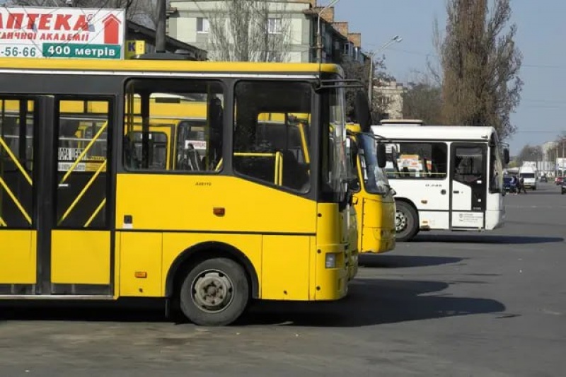 В Днепропетровске водители маршруток не хотят возить ВСУшников на шару