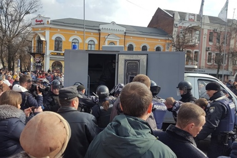 Визит Порошенко в Полтаву: столкновения Нацкорпуса с полицией - ПОДБОРКА НОВОСТЕЙ