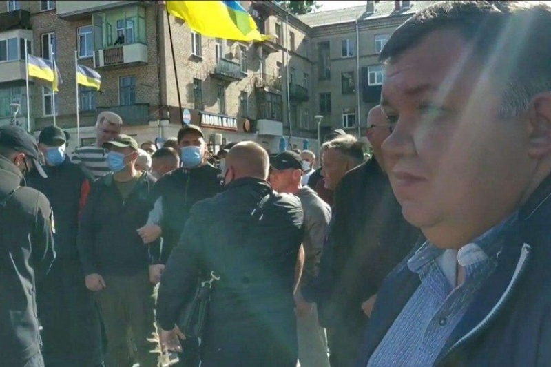 В Днепре на предвыборной встрече с мэром Филатовым полицейскому оторвали ухо