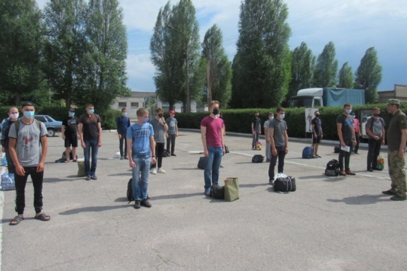 У Запорізькій області в армію призвали 850 юнаків